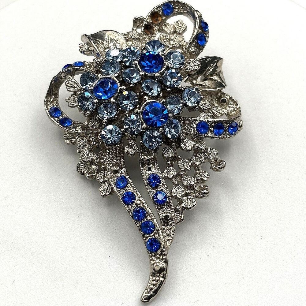 Silver-Tone Foilback Blue Rhinestone Floral Brooch Vintage Sparkle Style